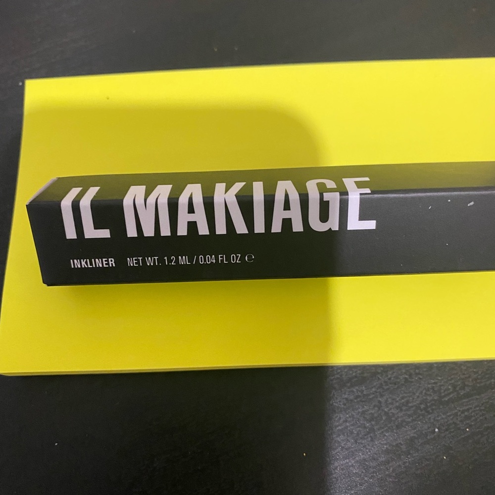 IL MAKIAGE Black Inkliner Never used.